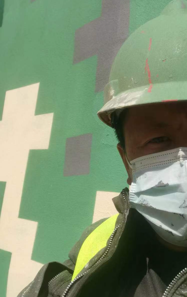 松原迷彩漆未完全固化；